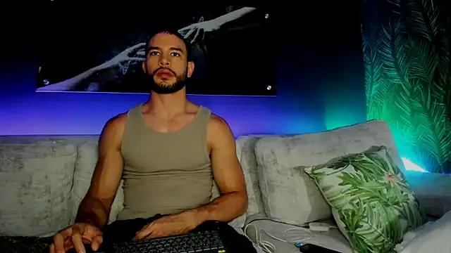 Crhis_N_Derek from StripChat is Freechat