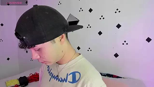 crushnier1 from StripChat is Freechat