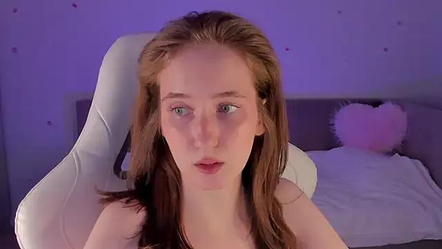 CrystalSoul_ from StripChat is Freechat