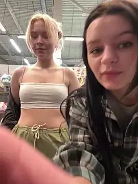 Cum_girlss from StripChat is Freechat