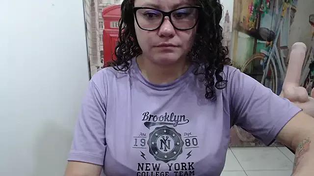 curly_greeneyed from StripChat is Freechat