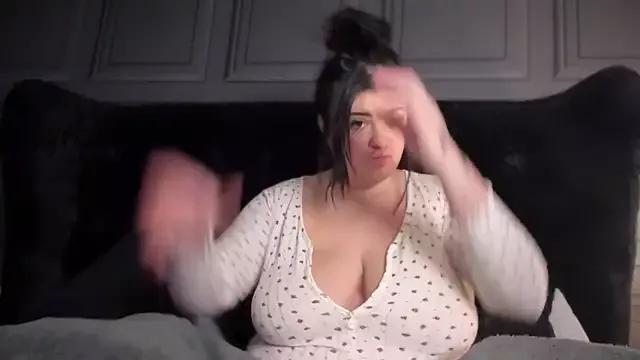 curvybabesx1 from StripChat is Freechat