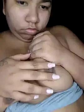 CurvyMelissa from StripChat is Freechat