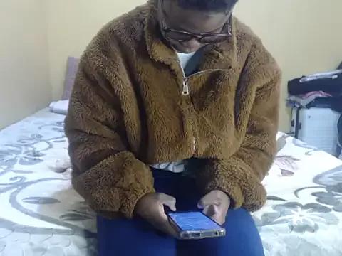 Curvysmallyxx from StripChat is Freechat