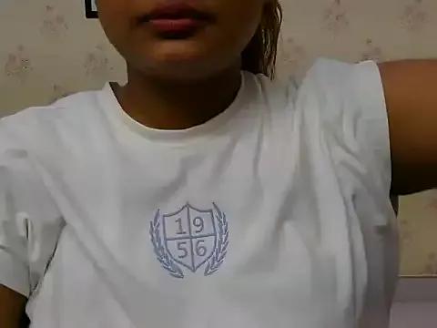 cute_zaraa from StripChat is Freechat