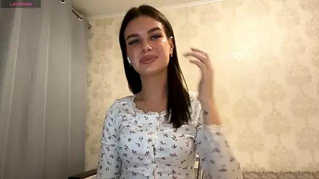 CwenHazle from StripChat is Freechat