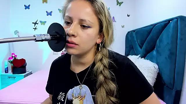 Dana_martinezz from StripChat is Freechat