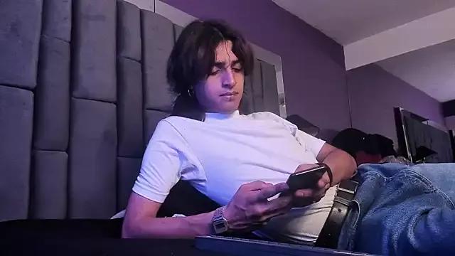 Dante_Crow_ from StripChat is Freechat
