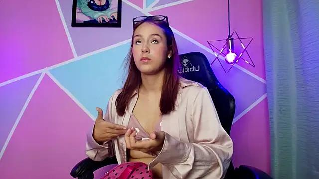 daphne__glow from StripChat is Freechat