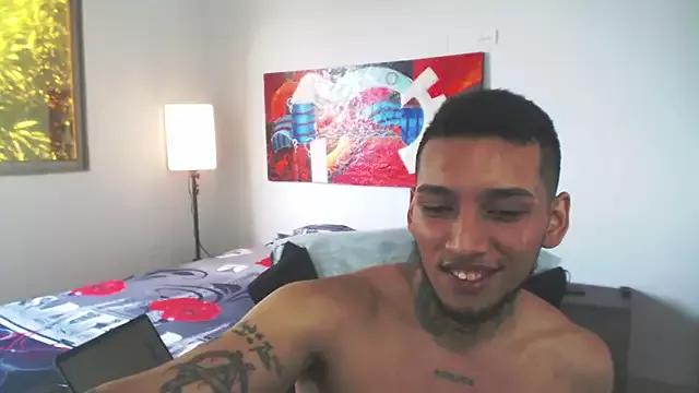David_Adams2003 from StripChat is Freechat