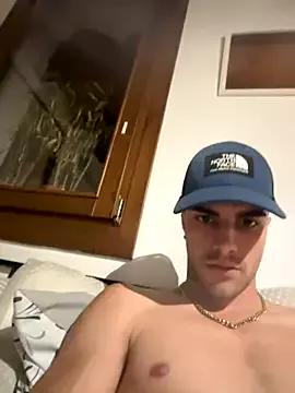 David_leons from StripChat is Freechat