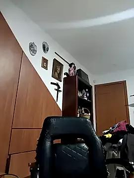 Delirum_doll from StripChat is Freechat