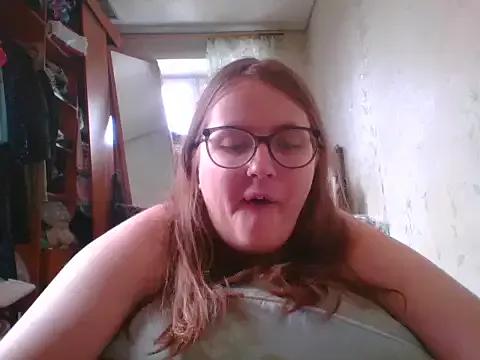 DesireMelissa from StripChat is Freechat