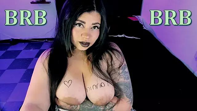 devilfoxtwo from StripChat is Freechat