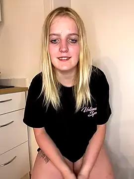 DieBlondeHannah from StripChat is Freechat