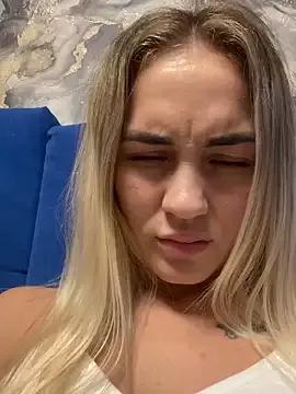 DreamGirl-777 from StripChat is Freechat