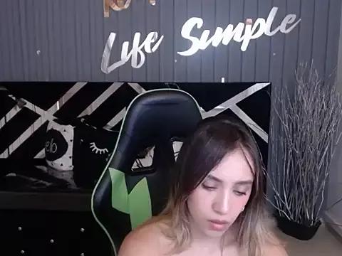 dulcemaria_a from StripChat is Freechat