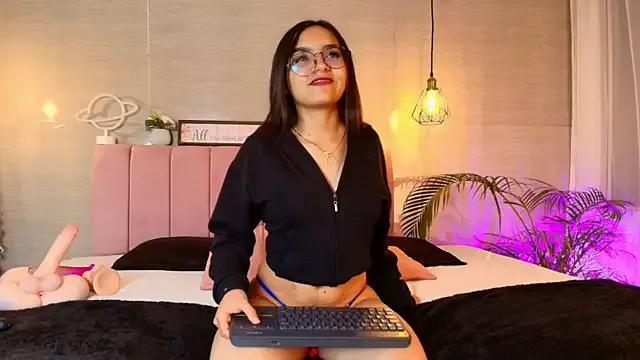 eimi_rosse18 from StripChat is Freechat