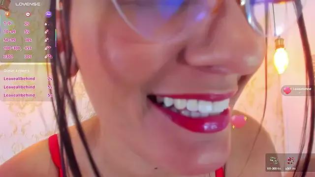 EIMY-ROBERTS from StripChat is Freechat