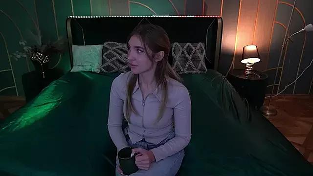 ElaraNoirr from StripChat is Freechat