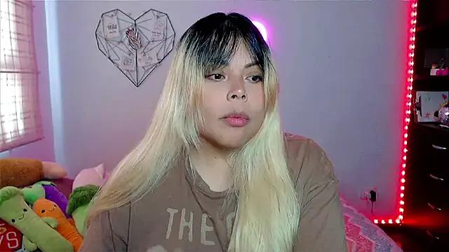 EllieMoonX from StripChat is Freechat