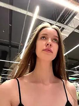 ElliRose from StripChat is Freechat