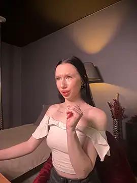 ElowStar from StripChat is Freechat