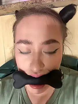 ElsaSquirt from StripChat is Freechat