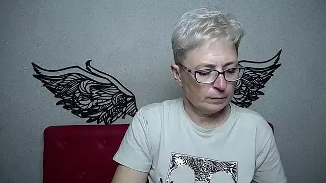 EmiliaGree from StripChat is Freechat