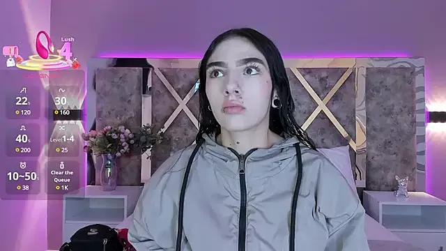 Emiliaponce from StripChat is Freechat