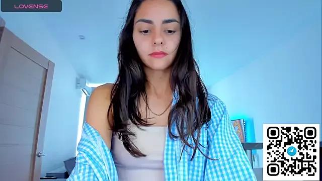 EmiliaZen from StripChat is Freechat