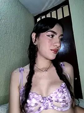 Emily-hottson from StripChat is Freechat