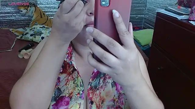 EMILY-NESSA from StripChat is Freechat