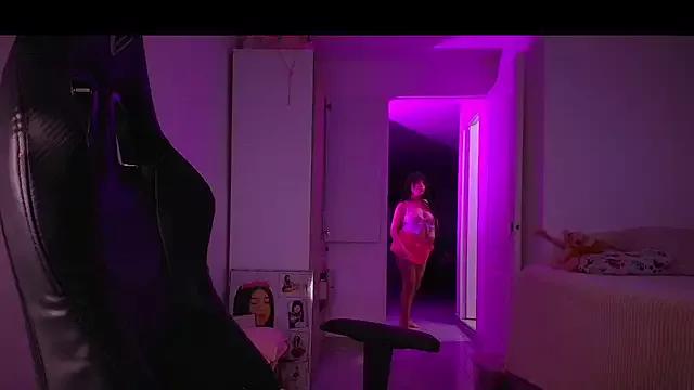 Emily_ene2 from StripChat is Freechat