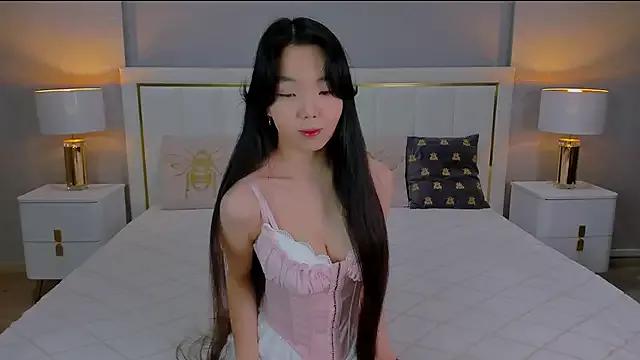 EMILY_GREENSON from StripChat is Freechat