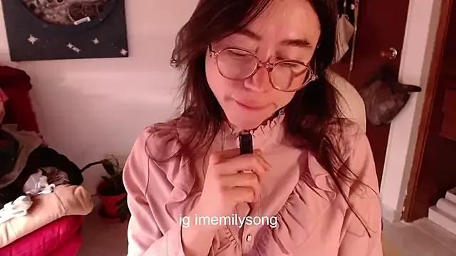 emily_pearl_ from StripChat is Freechat