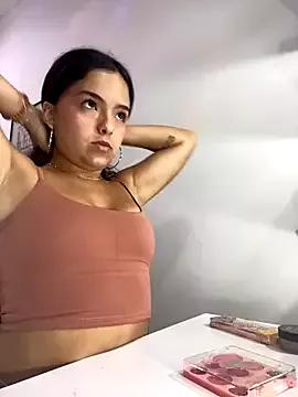 EmilyHarperr from StripChat is Freechat