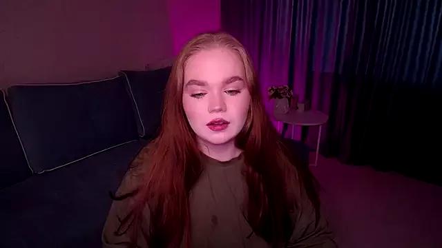 EmiRise from StripChat is Freechat