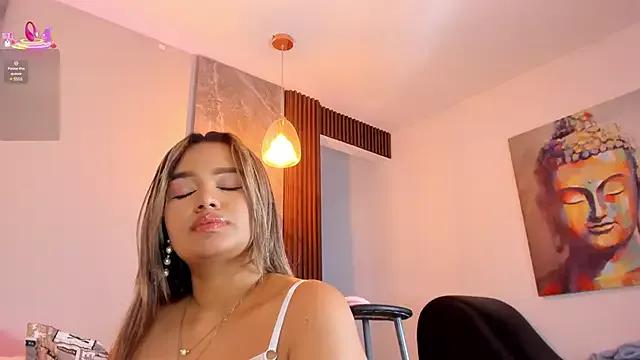 Emma_hunter_ from StripChat is Freechat