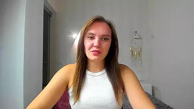 EmmaNorman from StripChat is Freechat