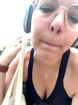 Photos of EmyLana from StripChat is Freechat