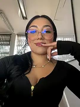 Enyel_valmina from StripChat is Freechat