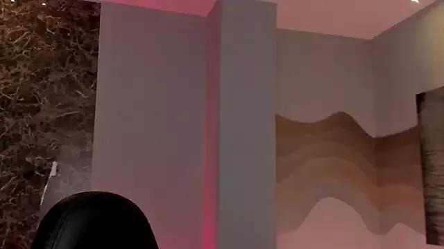 ErikaBenz_ from StripChat is Freechat