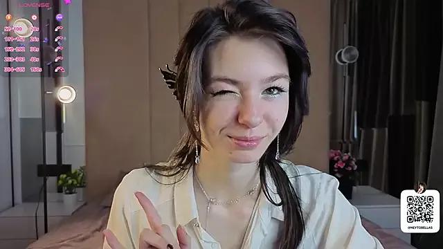EsmeBellas from StripChat is Freechat
