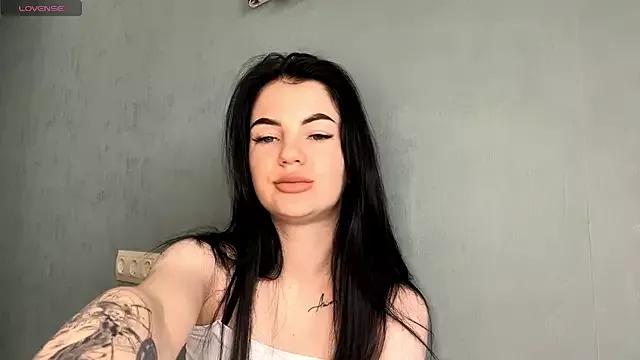 Eva_Starshine from StripChat is Freechat