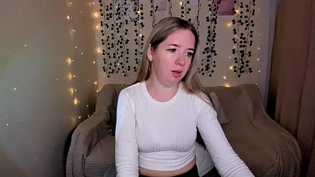 Evaa_Braunn from StripChat is Freechat