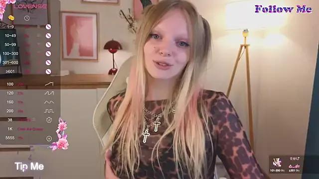 evangel1ne from StripChat is Freechat