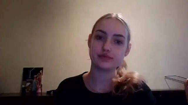 evasmiller from StripChat is Freechat