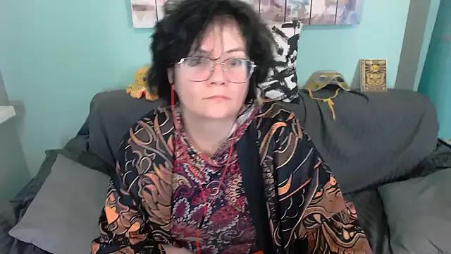 EverlyRays from StripChat