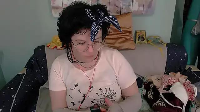 EverlyRays from StripChat